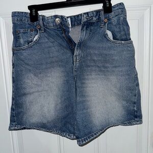 Urban outfitters shorts size 29